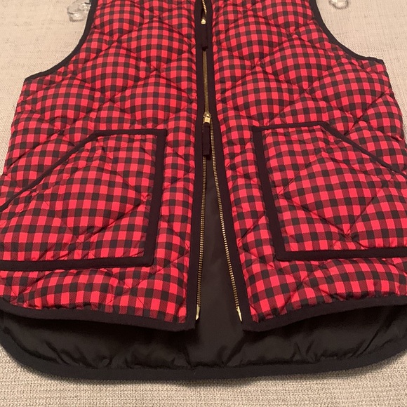 J. Crew Plaid Puffer Vest Checked Checkered Small in Like New Condition - Picture 4 of 11